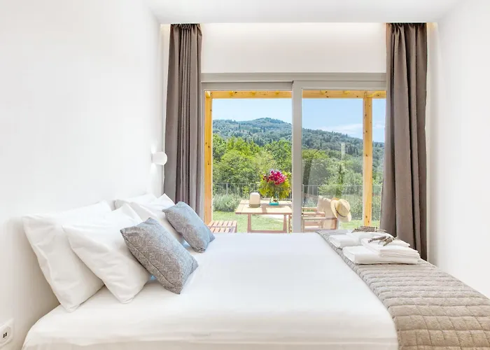 Lodge Kumquart Estate- Orange Aspiotades