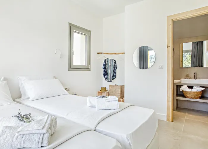 Kumquart Estate- Orange Cabană